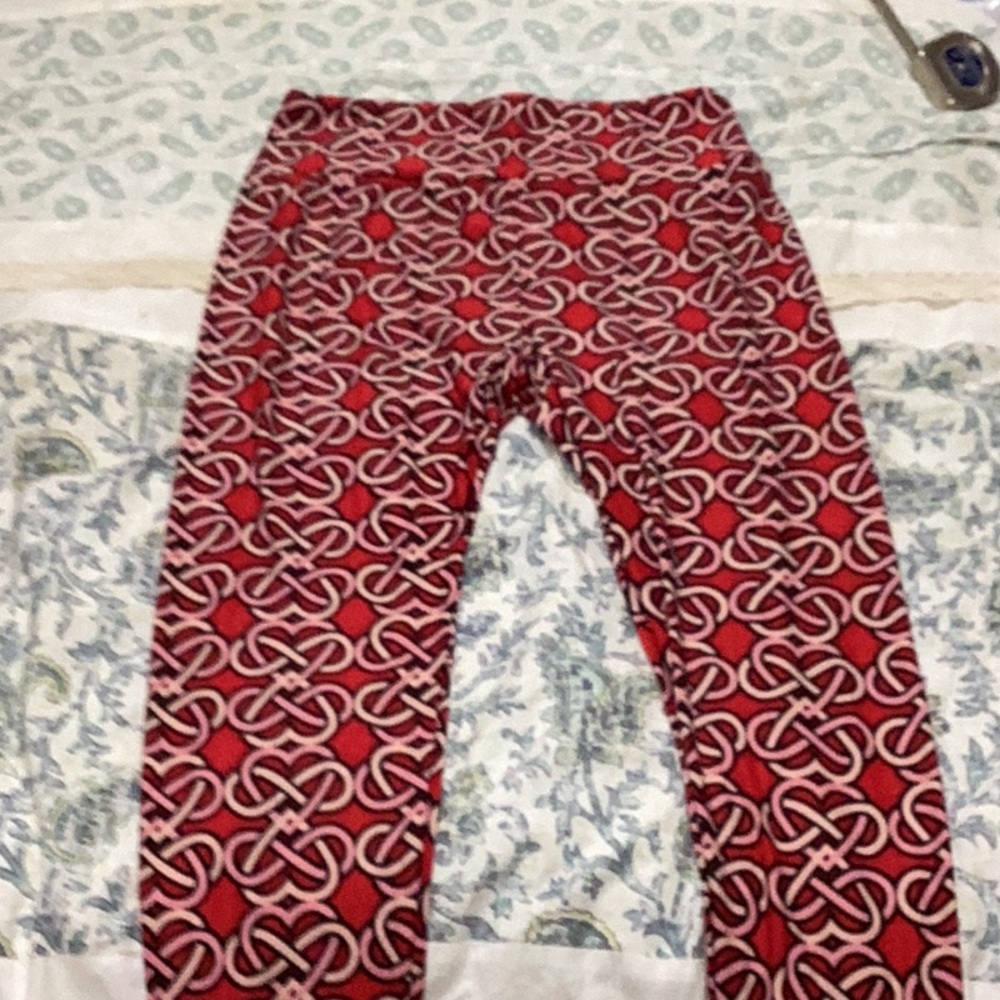 LulaRoe Stylish Red Patterned Leggings